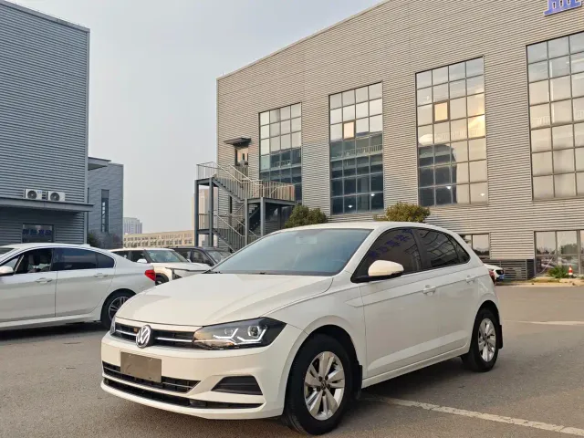 Фотография автомобиля — Volkswagen Polo