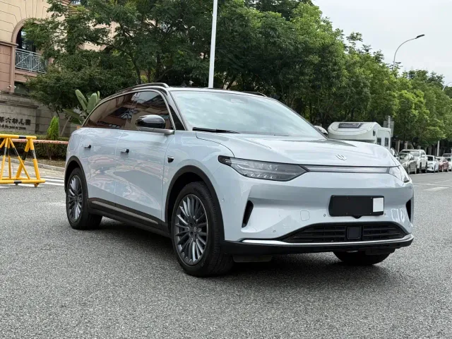 Leapmotor C11 — Фото автомобиля 3
