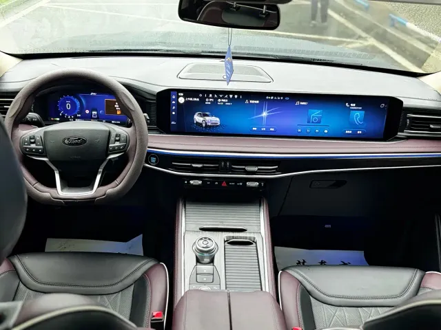 Ford Explorer — Фото автомобиля 15