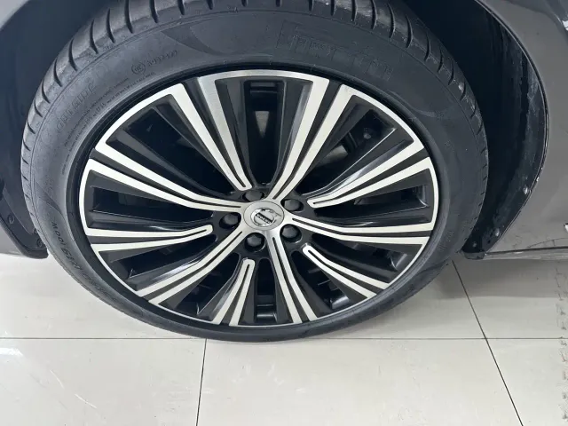 Volvo S90 — Фото автомобиля 9