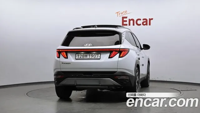 Hyundai Tucson Tucson (NX4) Бензин 1.6 турбо 2WD — Фото автомобиля 4