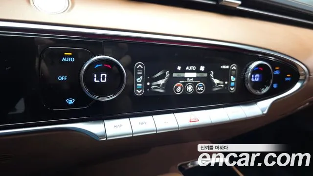 Genesis GV70 — Фото автомобиля 16