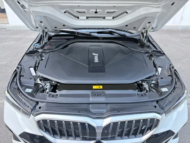 BMW i5 — Фото автомобиля 8
