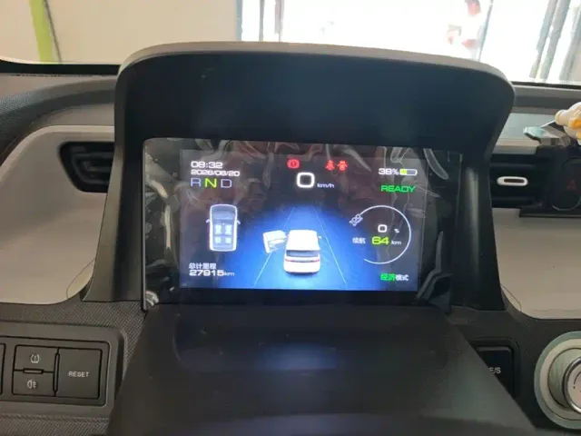 Wuling Hongguang Mini EV — Фото автомобиля 11