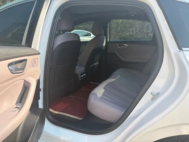 Roewe M7 DMH — Фото автомобиля 10