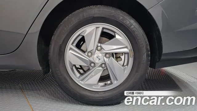 Hyundai AVANTE Новый Avante (CN7) — Фото автомобиля 19