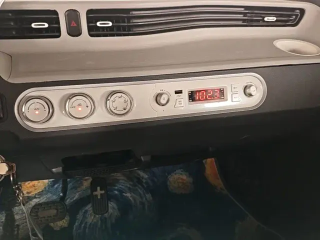 Wuling Hongguang Mini EV — Фото автомобиля 12
