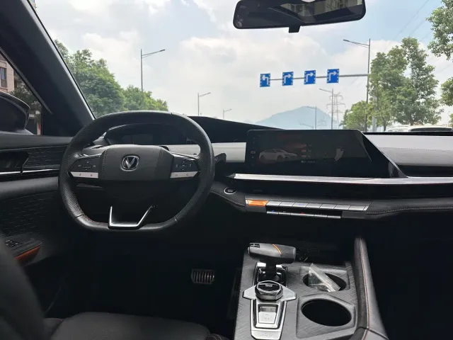 Changan UNI-V — Фото автомобиля 14