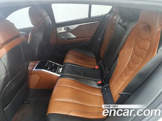 BMW 8 Series G15 — Фото автомобиля 11
