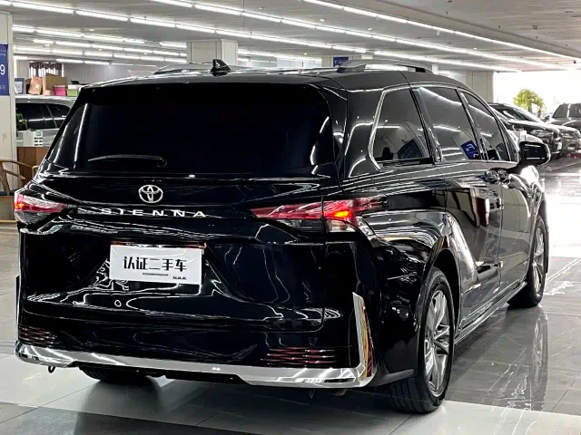 Toyota Sienna — Фото автомобиля 22