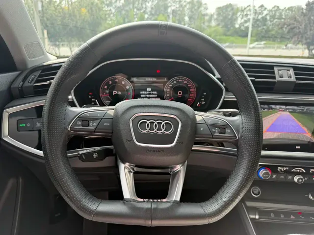 Audi Q3 — Фото автомобиля 11