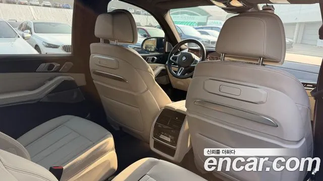 BMW X7 M60i xDrive M Sport 6 мест — Фото автомобиля 7