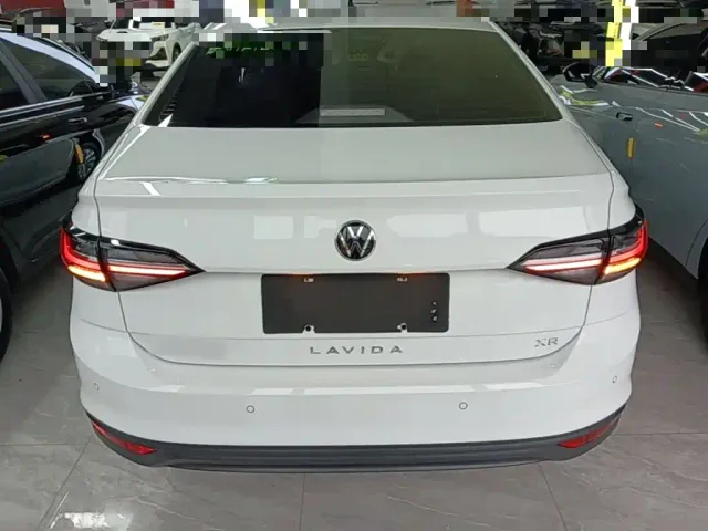 Volkswagen Lavida — Фото автомобиля 5