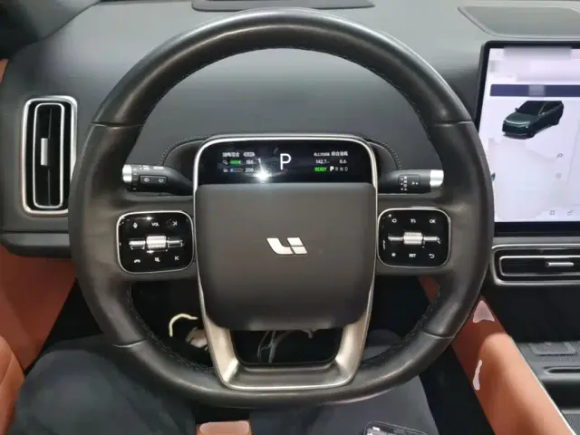 Li Auto L6 — Фото автомобиля 10