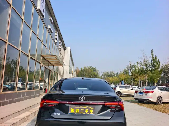 Toyota Avalon — Фото автомобиля 7