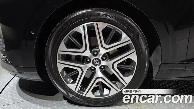 Hyundai Grandeur GN7 — Фото автомобиля 5