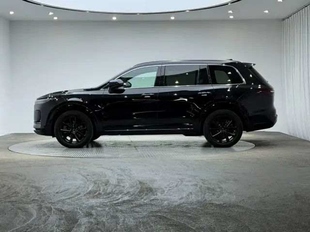 Li Auto ONE — Фото автомобиля 4