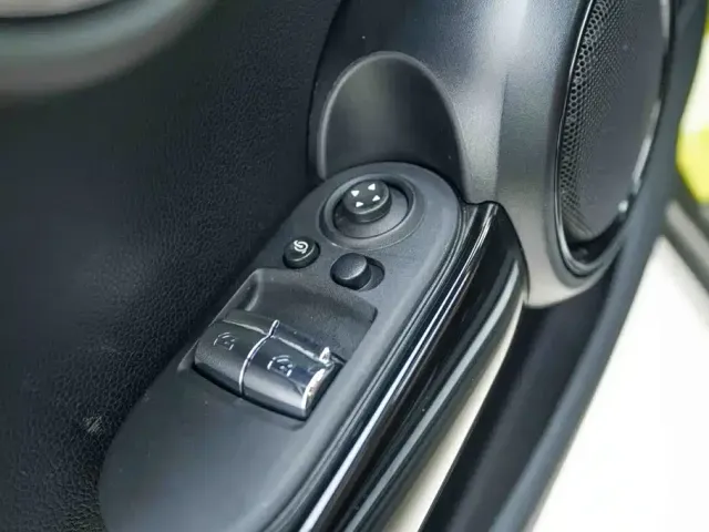 MINI MINI 2023 Facelift 2.0T COOPER S Artist — Фото автомобиля 10