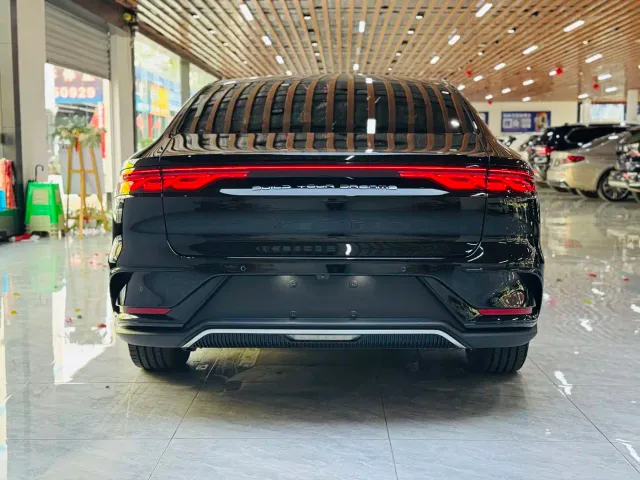 BYD Han — Фото автомобиля 19
