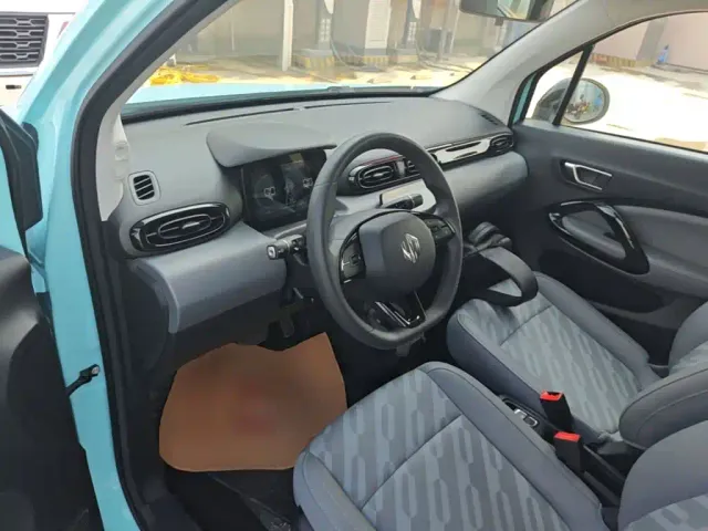 Leapmotor T03 — Фото автомобиля 15