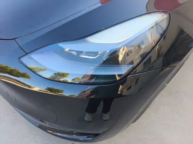 Tesla Model Y — Фото автомобиля 23