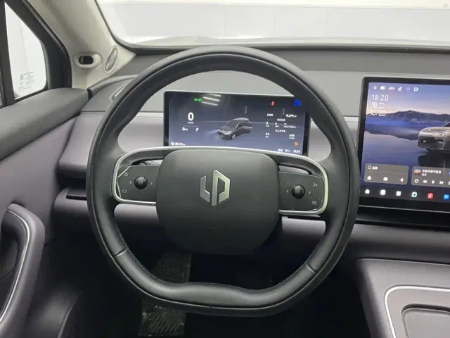 Leapmotor C10 — Фото автомобиля 14