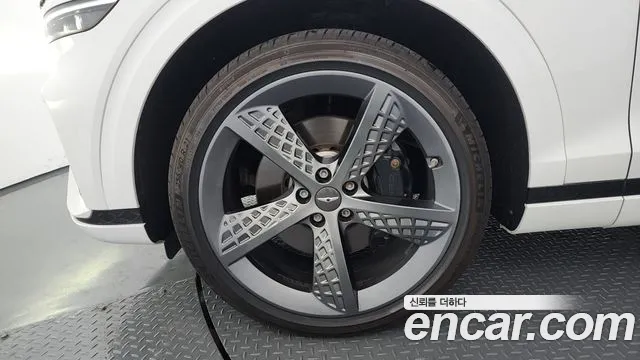 Genesis GV70 2.5T Бензин AWD — Фото автомобиля 4