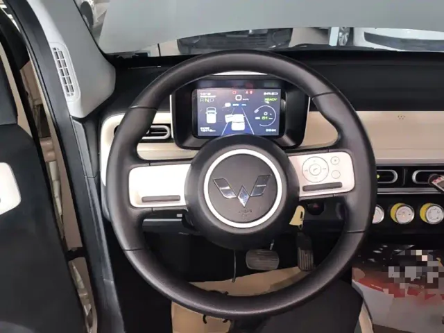 Wuling Hongguang Mini EV — Фото автомобиля 10