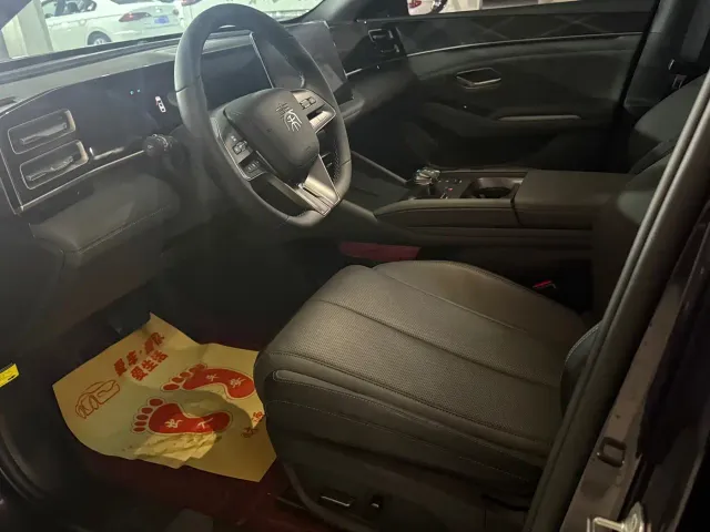 BYD Qin L — Фото автомобиля 7