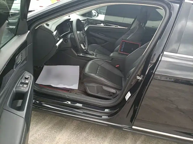 Volkswagen Passat — Фото автомобиля 10