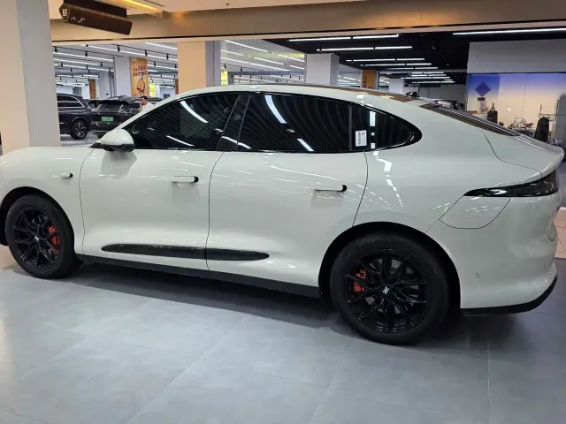IM Motors LS6 — Фото автомобиля 2