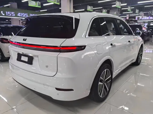Li Auto L7 — Фото автомобиля 4