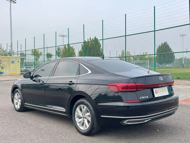 Volkswagen Passat — Фото автомобиля 4