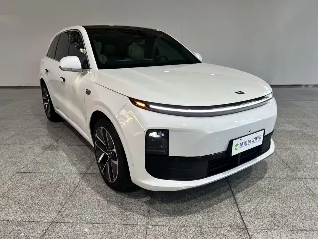 Li Auto L6 — Фото автомобиля 10