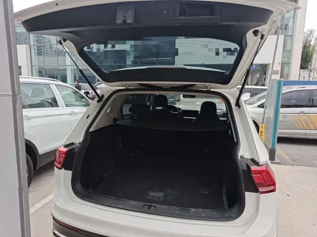 Volkswagen Tiguan L — Фото автомобиля 18