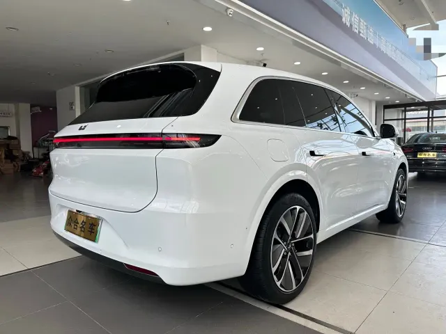 Li Auto L6 — Фото автомобиля 7
