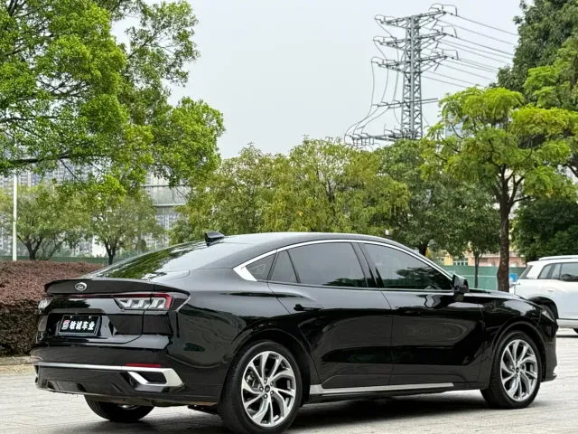 Ford Mondeo — Фото автомобиля 6