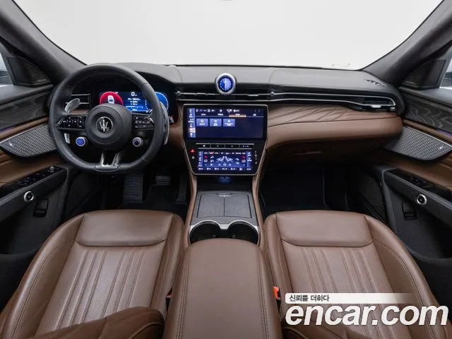 Maserati Grecale — Фото автомобиля 7