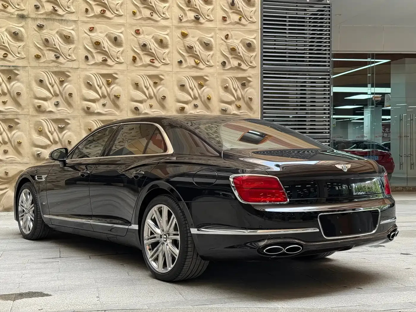 Bentley Flying Spur Plug-in Hybrid 2022 2.9T V6 Hybrid — Фото автомобиля 5