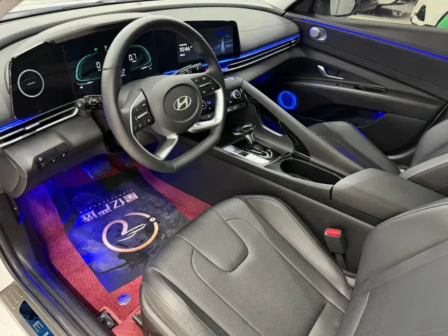 Hyundai Elantra — Фото автомобиля 16