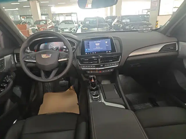 Cadillac CT5 — Фото автомобиля 9