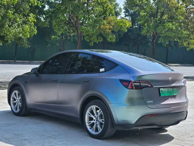Tesla Model Y — Фото автомобиля 7