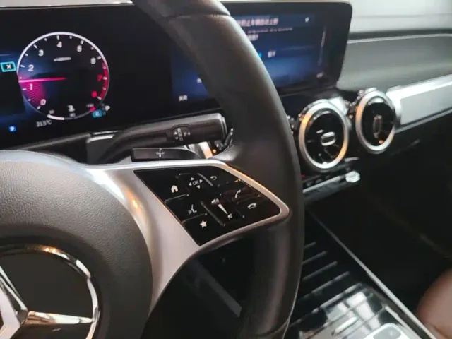 Mercedes-Benz GLB-Class — Фото автомобиля 13