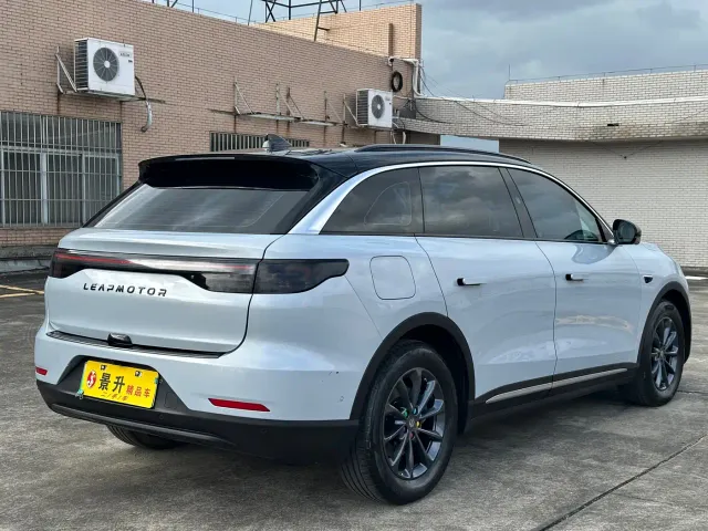 Leapmotor C11 — Фото автомобиля 5