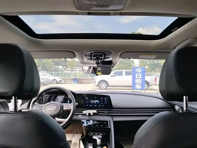 Hyundai Elantra — Фото автомобиля 17