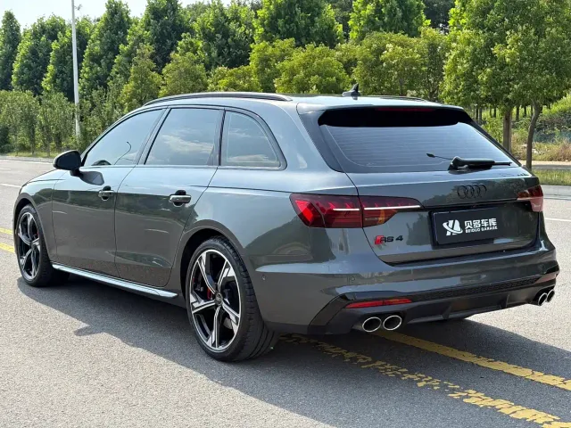 Audi S4 — Фото автомобиля 3