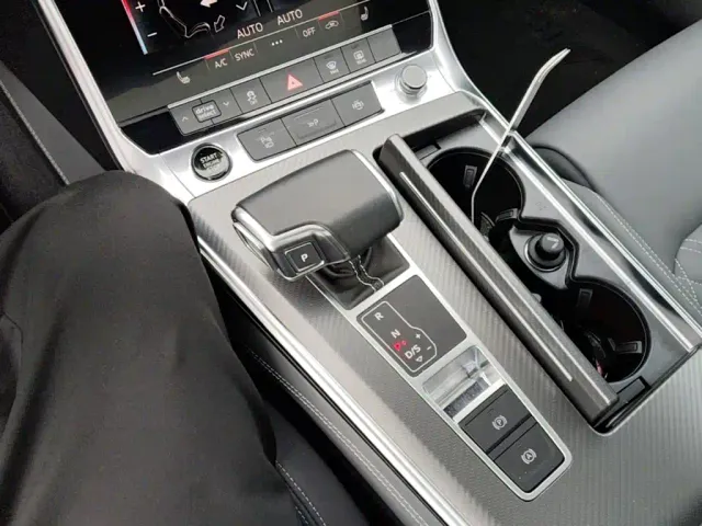 Audi A7L — Фото автомобиля 9
