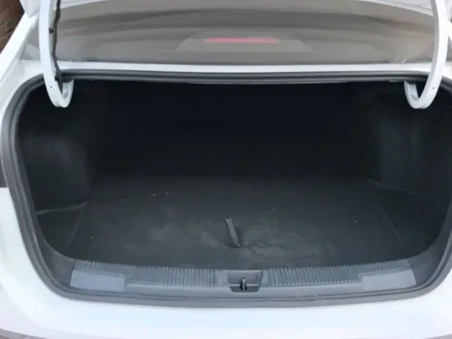 Roewe i5 — Фото автомобиля 4