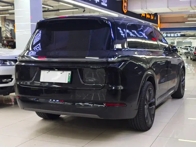Li Auto L9 — Фото автомобиля 4