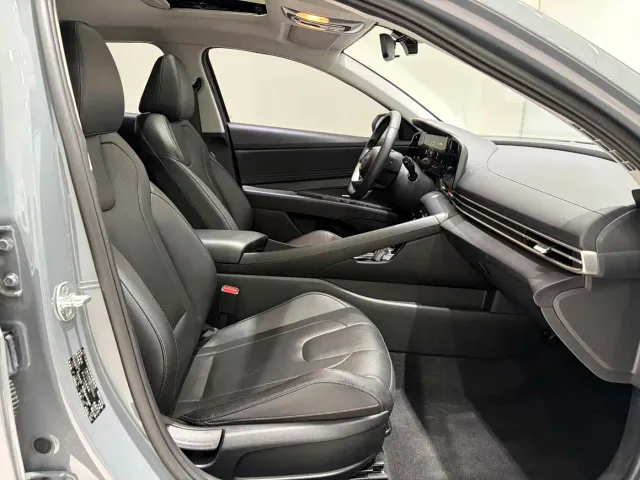 Hyundai Elantra — Фото автомобиля 12